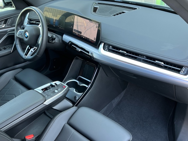 BMW X1 sDrive18d color Gris Plata. Año 2024. 110KW(150CV). Diésel. En concesionario Celtamotor Vigo de Pontevedra