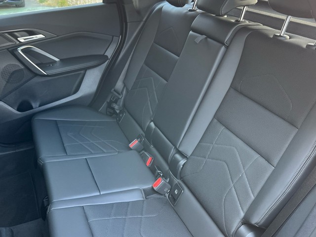 BMW X1 sDrive18d color Gris Plata. Año 2024. 110KW(150CV). Diésel. En concesionario Celtamotor Vigo de Pontevedra