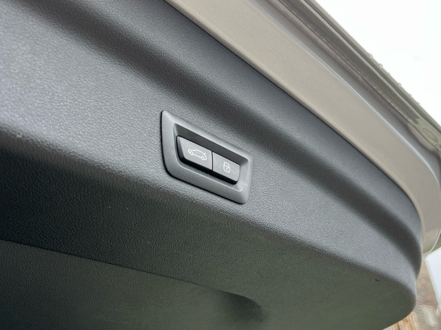 BMW X1 xDrive20d color Gris Plata. Año 2024. 120KW(163CV). Diésel. En concesionario Celtamotor Vigo de Pontevedra