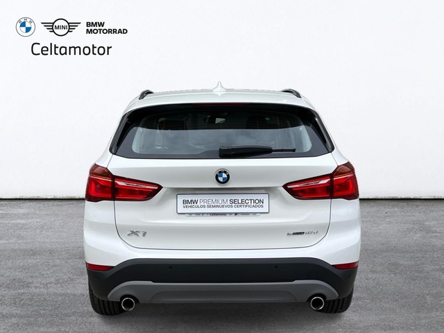BMW X1 sDrive18d color Blanco. Año 2019. 110KW(150CV). Diésel. En concesionario Celtamotor Vigo de Pontevedra