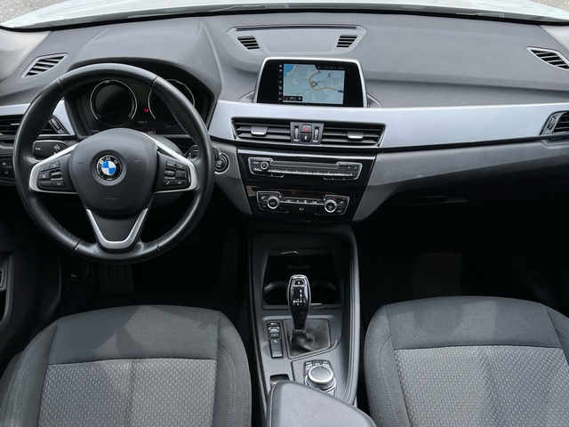 BMW X1 sDrive18d color Blanco. Año 2019. 110KW(150CV). Diésel. En concesionario Celtamotor Vigo de Pontevedra