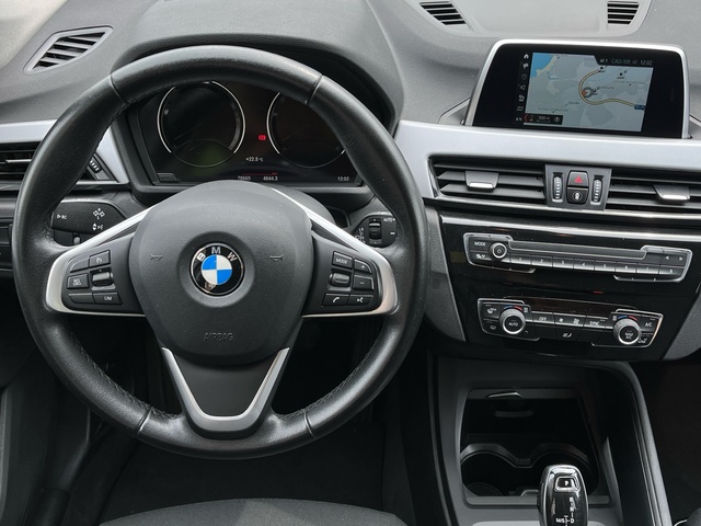 BMW X1 sDrive18d color Blanco. Año 2019. 110KW(150CV). Diésel. En concesionario Celtamotor Vigo de Pontevedra