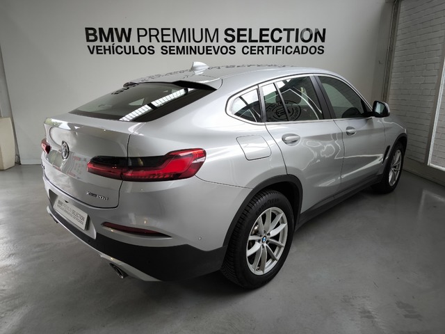 BMW X4 xDrive20d color Gris Plata. Año 2021. 140KW(190CV). Diésel. En concesionario Lurauto Gipuzkoa de Guipuzcoa