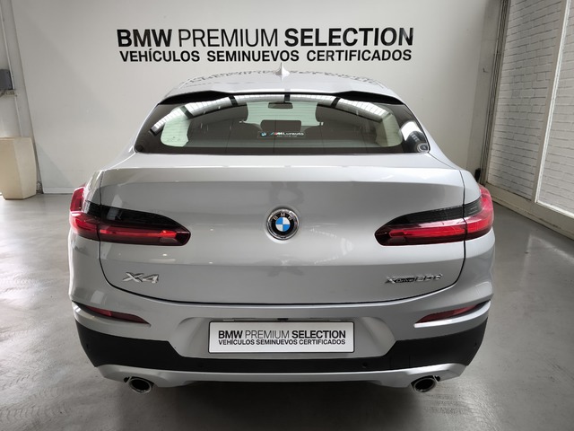 BMW X4 xDrive20d color Gris Plata. Año 2021. 140KW(190CV). Diésel. En concesionario Lurauto Gipuzkoa de Guipuzcoa