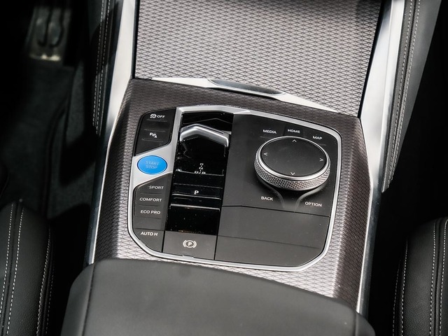 BMW i4 eDrive40 color Blanco. Año 2025. 250KW(340CV). Eléctrico. En concesionario Oliva Motor Tarragona de Tarragona