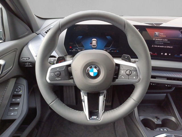 BMW Serie 1 120i color Blanco. Año 2025. 125KW(170CV). Gasolina. En concesionario Marmotor de Las Palmas