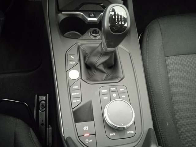 BMW Serie 1 118i color Blanco. Año 2022. 103KW(140CV). Gasolina. En concesionario Albamocion S.L. ALBACETE de Albacete