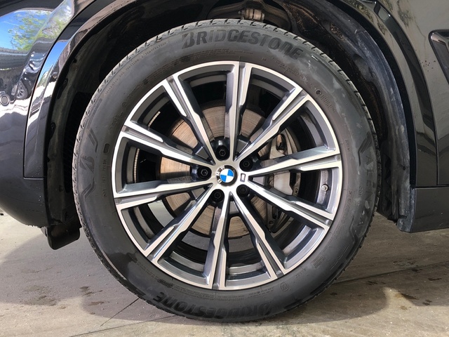BMW X5 xDrive30d color Negro. Año 2024. 219KW(298CV). Diésel. En concesionario Movilnorte El Carralero de Madrid