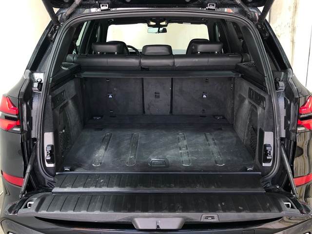 BMW X5 xDrive30d color Negro. Año 2024. 219KW(298CV). Diésel. En concesionario Movilnorte El Carralero de Madrid