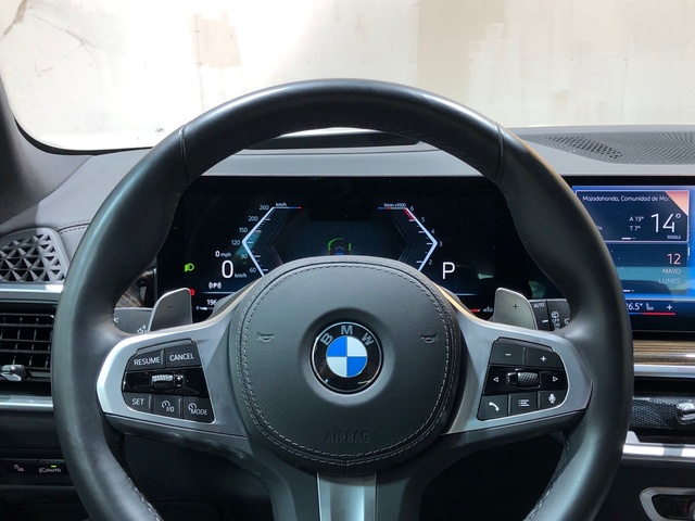 BMW X5 xDrive30d color Negro. Año 2024. 219KW(298CV). Diésel. En concesionario Movilnorte El Carralero de Madrid
