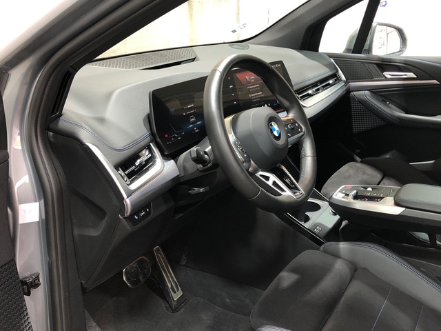 BMW Serie 2 218i Active Tourer color Gris. Año 2024. 100KW(136CV). Gasolina. En concesionario Movilnorte Las Rozas de Madrid