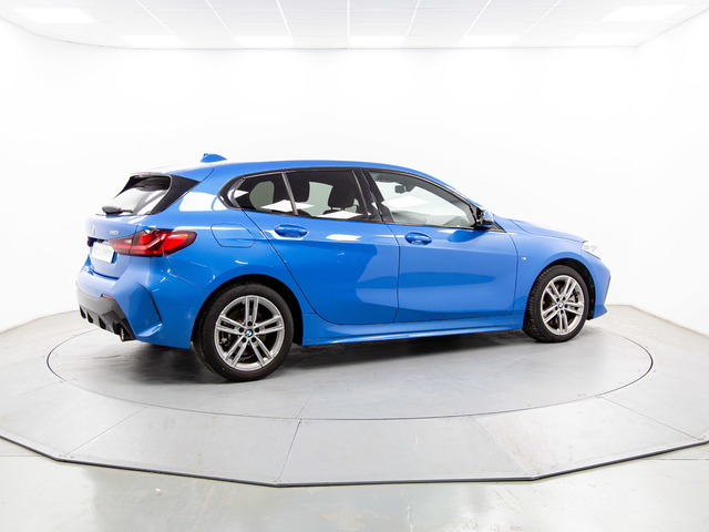 BMW Serie 1 120i color Azul. Año 2024. 131KW(178CV). Gasolina. En concesionario Movil Begar Petrer de Alicante