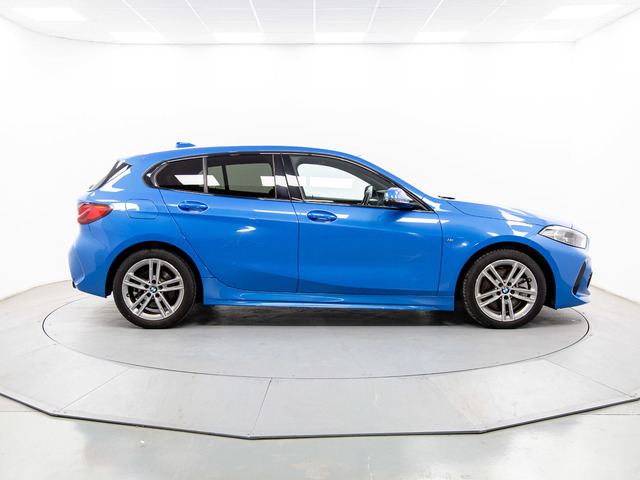 BMW Serie 1 120i color Azul. Año 2024. 131KW(178CV). Gasolina. En concesionario Movil Begar Petrer de Alicante