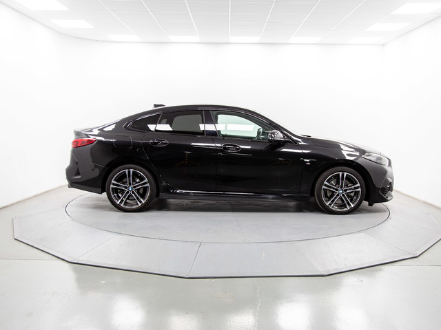 BMW Serie 2 220d Gran Coupe color Negro. Año 2024. 140KW(190CV). Diésel. En concesionario Móvil Begar Alicante de Alicante