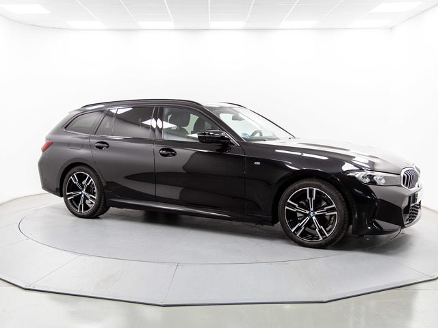 BMW Serie 3 320d Touring color Negro. Año 2024. 140KW(190CV). Diésel. En concesionario Móvil Begar Alicante de Alicante