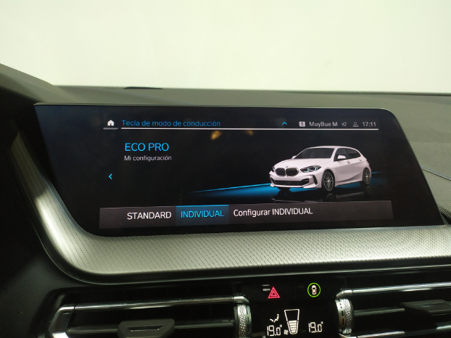 BMW Serie 1 118d color Blanco. Año 2023. 110KW(150CV). Diésel. En concesionario Hispamovil Elche de Alicante