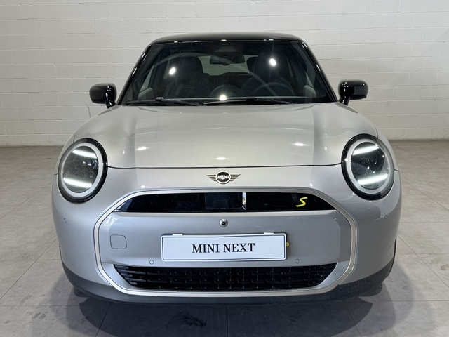 fotoG 1 del MINI MINI 3 Puertas Cooper SE 160 kW (218 CV) 218cv Eléctrico del 2024 en Barcelona
