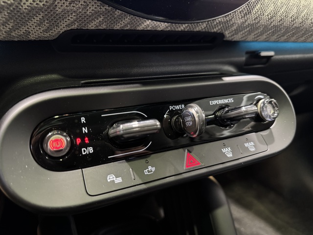 fotoG 13 del MINI MINI 3 Puertas Cooper SE 160 kW (218 CV) 218cv Eléctrico del 2024 en Barcelona