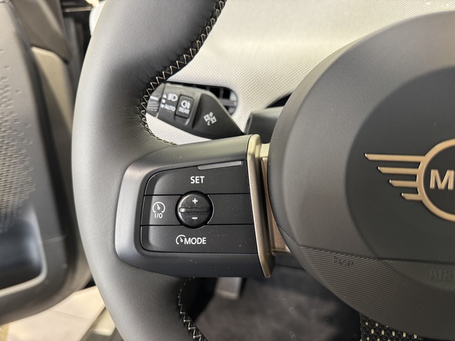 fotoG 16 del MINI MINI 3 Puertas Cooper SE 160 kW (218 CV) 218cv Eléctrico del 2024 en Barcelona