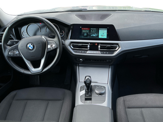 BMW Serie 3 318d Touring color Gris Plata. Año 2020. 110KW(150CV). Diésel. En concesionario Engasa S.A. de Valencia
