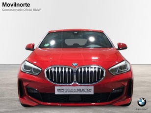 Fotos de BMW Serie 1 118i color Rojo. Año 2021. 103KW(140CV). Gasolina. En concesionario Movilnorte El Plantio de Madrid