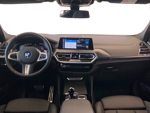 BMW X4 xDrive20d color Negro. Año 2025. 140KW(190CV). Diésel. En concesionario Vehinter Getafe de Madrid