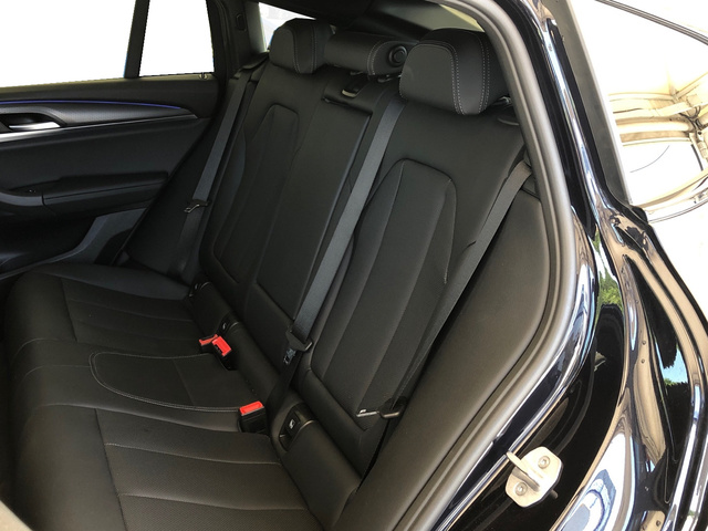 BMW X4 xDrive20d color Negro. Año 2025. 140KW(190CV). Diésel. En concesionario Vehinter Getafe de Madrid