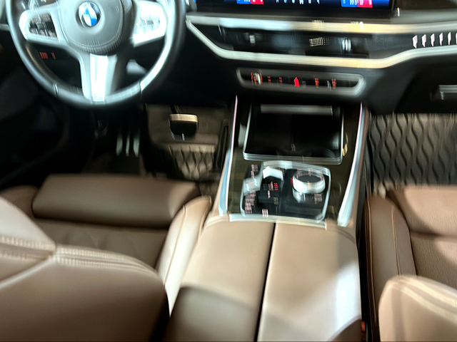 BMW X5 xDrive30d color Blanco. Año 2023. 219KW(298CV). Diésel. En concesionario San Pablo Motor | Su Eminencia de Sevilla