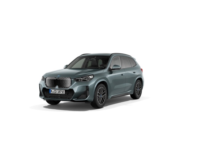 BMW iX1 eDrive20 color Verde. Año 2023. 150KW(204CV). Eléctrico. En concesionario Celtamotor Lalín de Pontevedra
