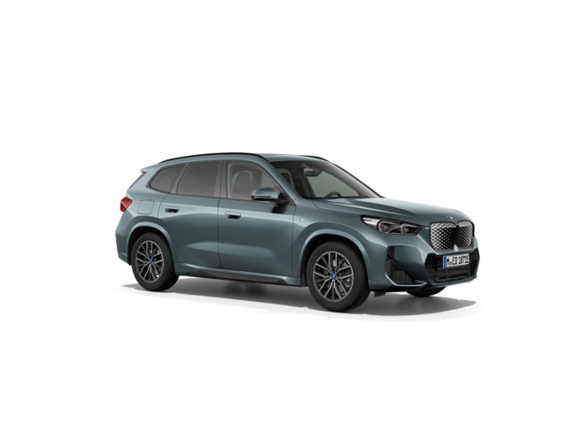 BMW iX1 eDrive20 color Verde. Año 2023. 150KW(204CV). Eléctrico. En concesionario Celtamotor Lalín de Pontevedra
