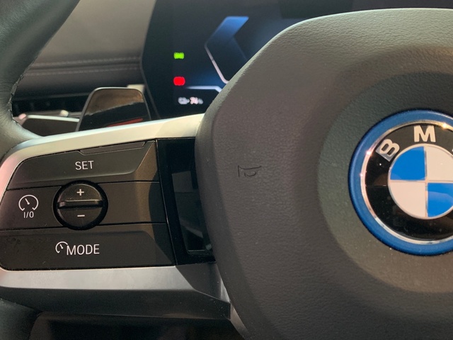 BMW iX1 eDrive20 color Verde. Año 2023. 150KW(204CV). Eléctrico. En concesionario Celtamotor Lalín de Pontevedra