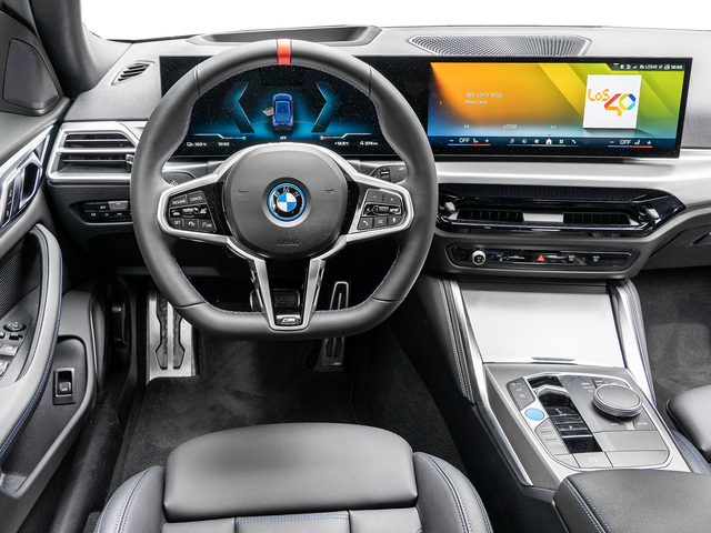 BMW i4 M50 color Azul. Año 2025. 400KW(544CV). Eléctrico. En concesionario Caetano Cuzco, Alcalá de Madrid