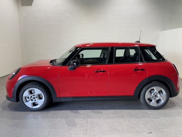 fotoG 2 del MINI MINI 5 Puertas Cooper C 115 kW (156 CV) 156cv Gasolina del 2024 en Barcelona