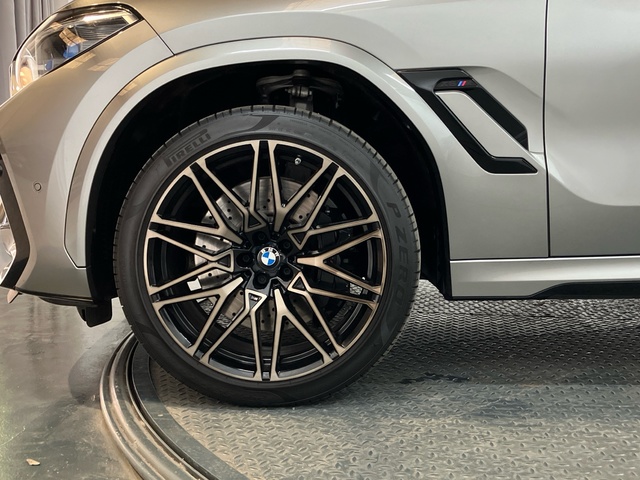 BMW M X6 M color Gris. Año 2023. 441KW(600CV). Gasolina. En concesionario Proa Premium Palma de Baleares