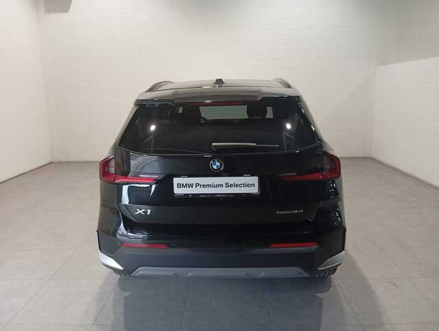 BMW X1 sDrive18i color Negro. Año 2024. 100KW(136CV). Gasolina. En concesionario Motor Munich - Terrassa - VO de Barcelona