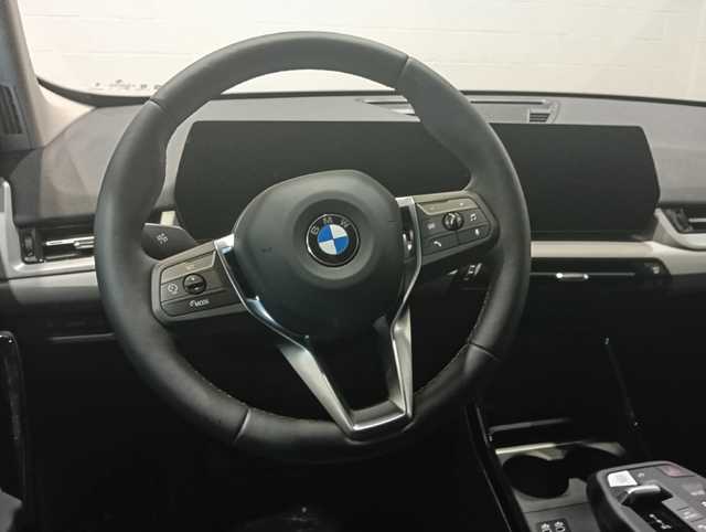 BMW X1 sDrive18i color Negro. Año 2024. 100KW(136CV). Gasolina. En concesionario Motor Munich - Terrassa - VO de Barcelona