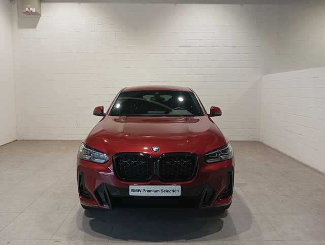 BMW X4 xDrive20d color Rojo. Año 2025. 140KW(190CV). Diésel. En concesionario MOTOR MUNICH S.A.U  - Terrassa de Barcelona