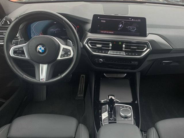 BMW X3 xDrive20d color Gris. Año 2024. 140KW(190CV). Diésel. En concesionario Celtamotor Pontevedra de Pontevedra