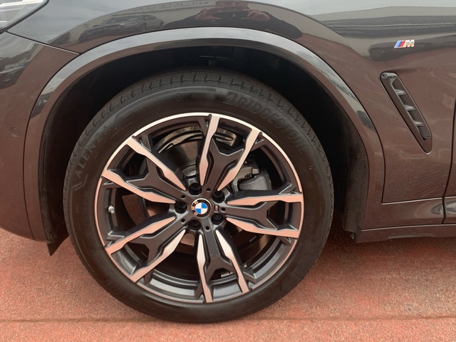 BMW X3 xDrive20d color Gris. Año 2024. 140KW(190CV). Diésel. En concesionario Celtamotor Pontevedra de Pontevedra
