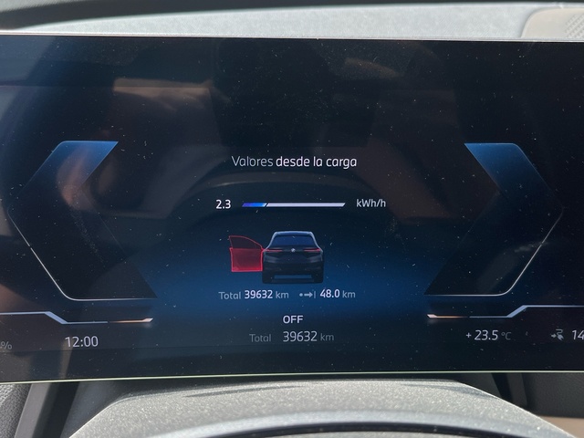 BMW iX xDrive40 color Negro. Año 2023. 240KW(326CV). Eléctrico. En concesionario MURCIA PREMIUM S.L. JUAN CARLOS I de Murcia