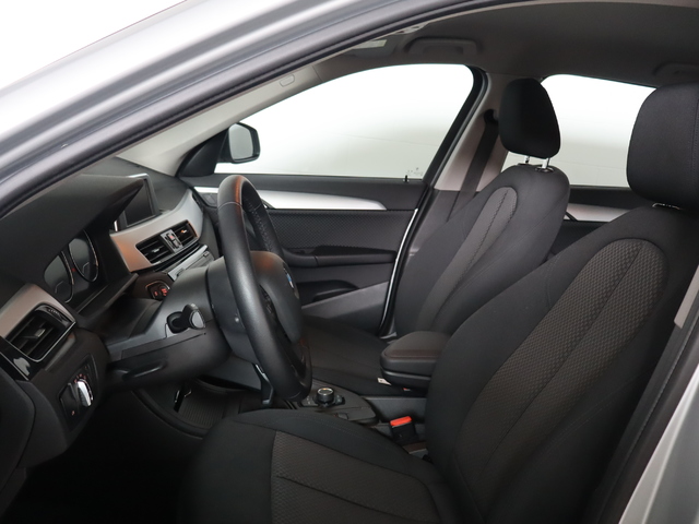 BMW X1 sDrive18d color Gris Plata. Año 2021. 110KW(150CV). Diésel. En concesionario Pruna Motor de Barcelona
