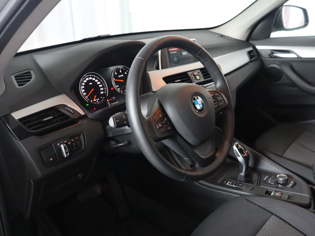 BMW X1 sDrive18d color Gris Plata. Año 2021. 110KW(150CV). Diésel. En concesionario Pruna Motor de Barcelona