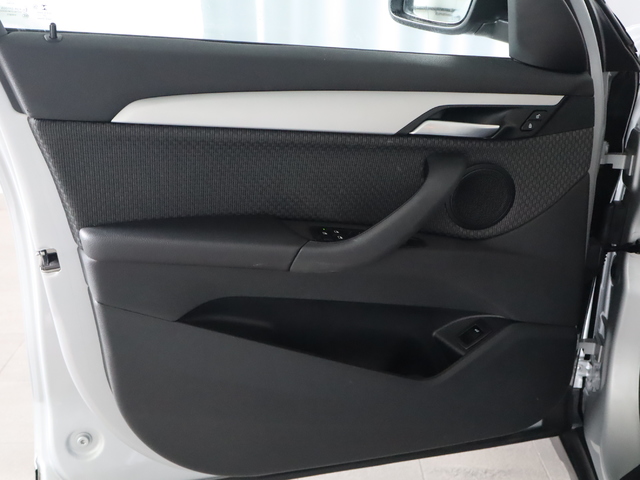 BMW X1 sDrive18d color Gris Plata. Año 2021. 110KW(150CV). Diésel. En concesionario Pruna Motor de Barcelona