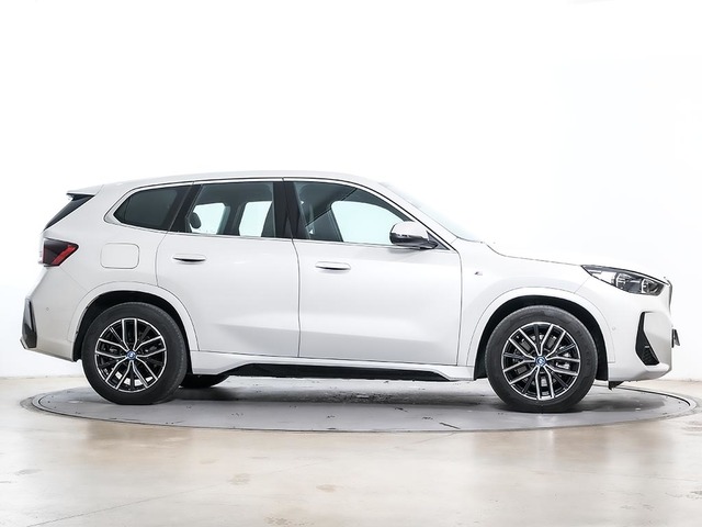 BMW X1 xDrive25e color Blanco. Año 2024. 180KW(245CV). Híbrido Electro/Gasolina. En concesionario Oliva Motor Tarragona de Tarragona
