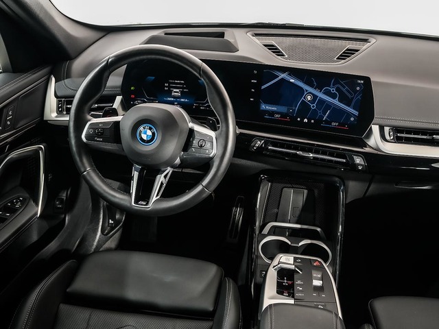 BMW X1 xDrive25e color Blanco. Año 2024. 180KW(245CV). Híbrido Electro/Gasolina. En concesionario Oliva Motor Tarragona de Tarragona