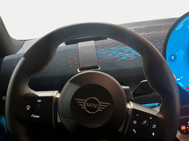 fotoG 13 del MINI MINI Aceman SE 160 kW (218 CV) 218cv Eléctrico del 2024 en Granada