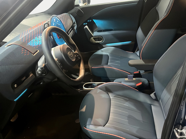 fotoG 14 del MINI MINI Aceman SE 160 kW (218 CV) 218cv Eléctrico del 2024 en Granada