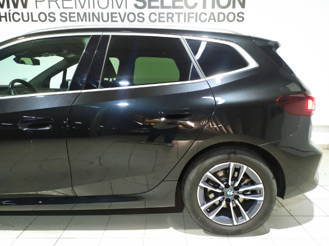 BMW Serie 2 218d Active Tourer color Negro. Año 2024. 110KW(150CV). Diésel. En concesionario Hispamovil Elche de Alicante