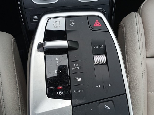 BMW X1 sDrive18d color Negro. Año 2025. 110KW(150CV). Diésel. En concesionario Enekuri Motor de Vizcaya
