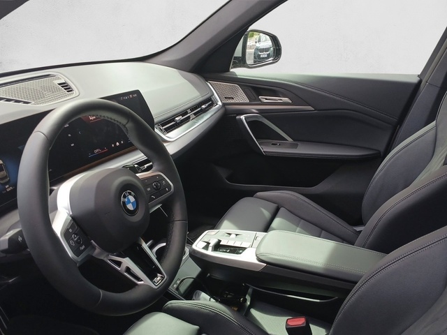BMW X1 sDrive18d color Gris Plata. Año 2025. 110KW(150CV). Diésel. En concesionario Enekuri Motor de Vizcaya